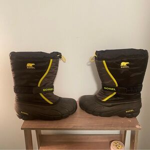 SOREL Flurry Snow Boot Size 6 Black/Yellow Waterproof Insulated Winter Ski Snow